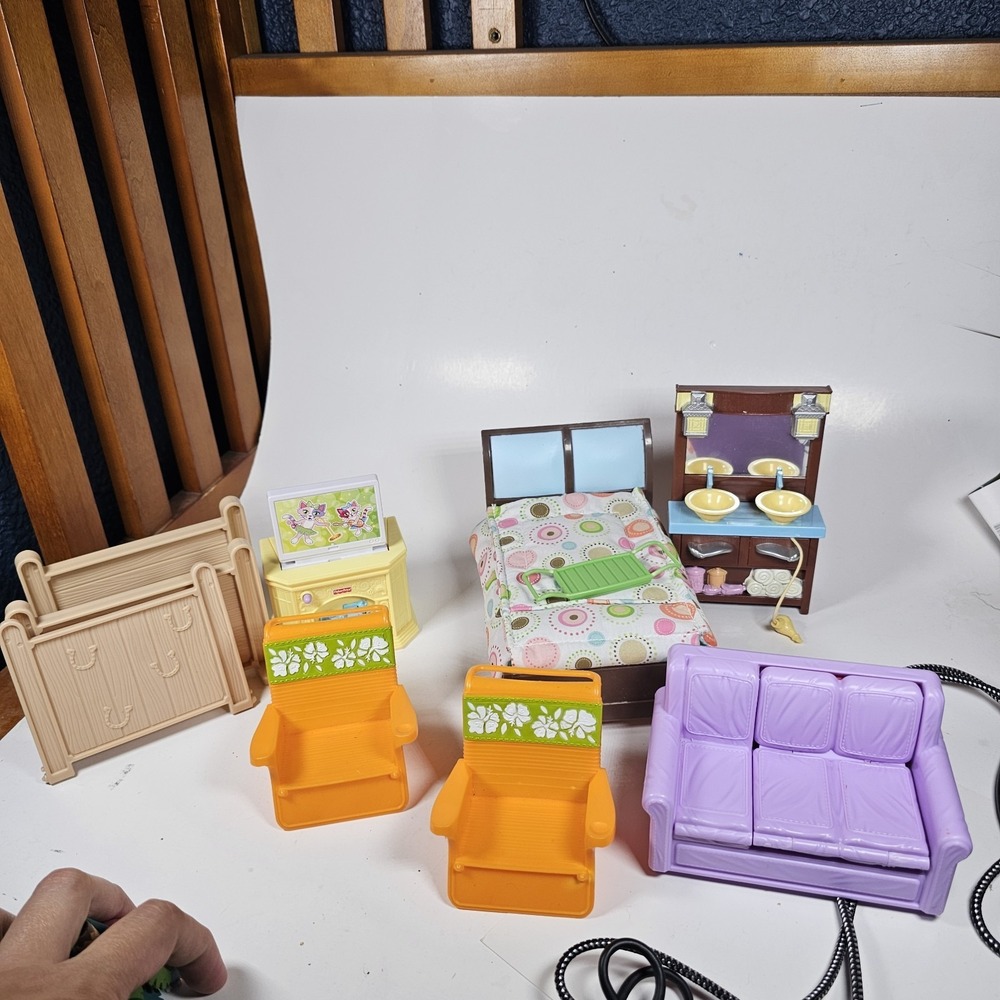 93-99 Fisher Price Loving Family Dollhouse Furniture Bed Table Couch Lot